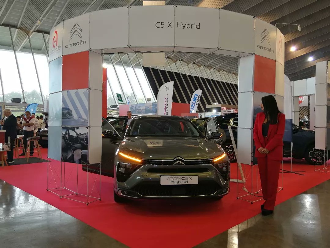 recintoferialtf's tweet photo. ��� Presentación en el VIII Salón del Automóvil de Canarias en el Stand de @autoinsular el nuevo Citroën C5 X Hibrido #SalónDelAutomóvilCanarias https://t.co/5ue6f90M1u