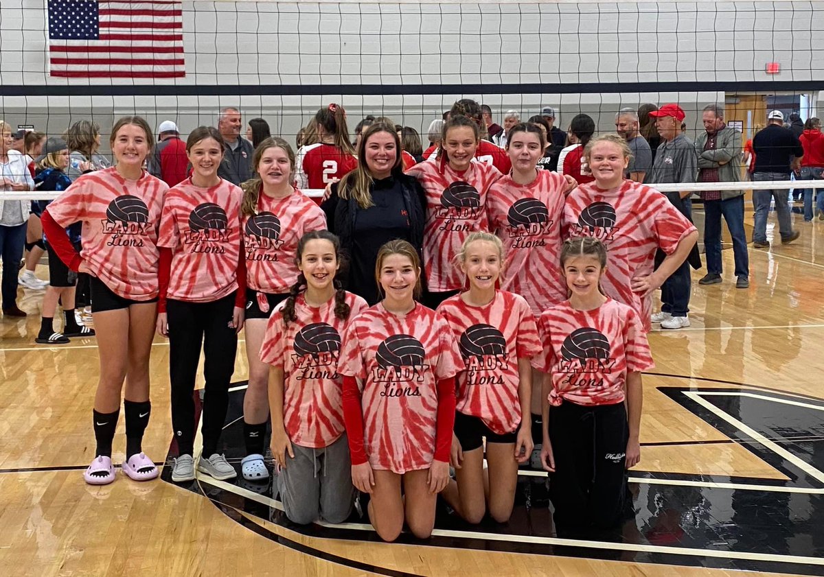 MinervaMMS's tweet photo. An amazing season for our 7th grade girls! EBC Champs and 2nd place in tournaments! Very proud to coach each of these girls this season! ❤️🏐🦁 https://t.co/5eVbTDfziD