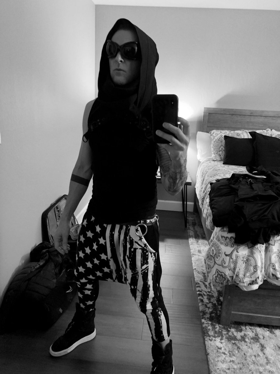officialdkzero's tweet image. Behold the drop crotch American Flag goth pants! #dkzero #goth #cybergoth