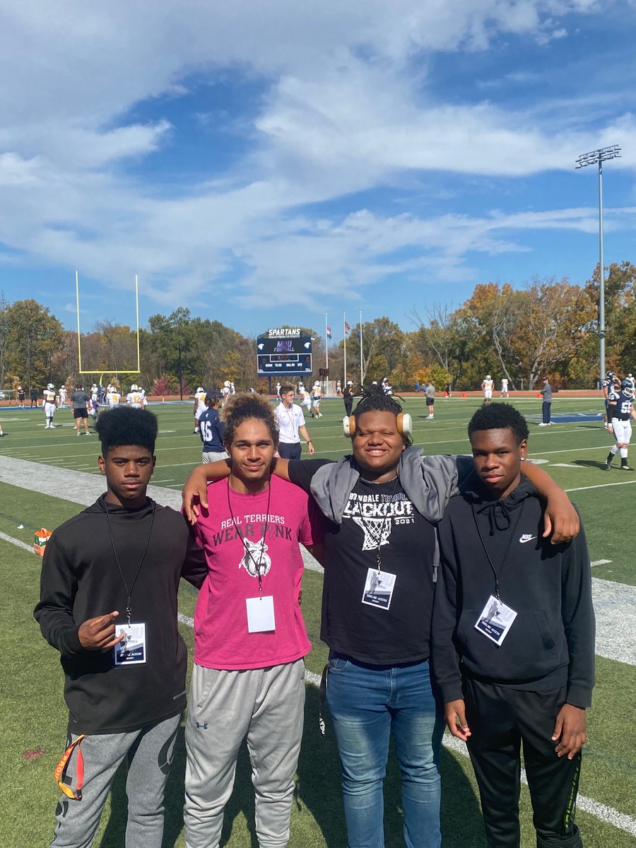 Thanks for inviting my boys out for a game day visit! <a href="/Javion_kizer56/">Javion Kizer 🖤</a> <a href="/ChrisBurnside1/">Chris “8”💜</a> <a href="/crane_malik/">Malik Crane-Walker</a> <a href="/Mayso33/">Mason Bell</a> <a href="/CCHSTerriers/">Terrier Athletics</a> @CoachFishMOBap <a href="/MBUFootball/">Missouri Baptist Football</a> <a href="/DeepDishFB/">DEEP DISH FOOTBALL</a> <a href="/section618/">Section618.com</a>