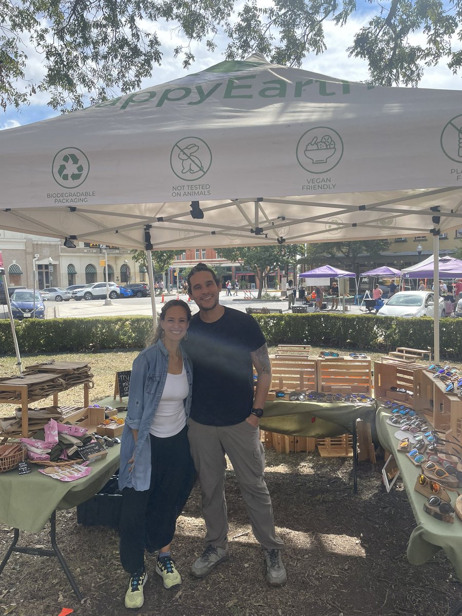 carsoncook2's tweet photo. Check out these wonderful glasses, cutlery sets, and other items all made from sustainable materials! Happy Earth has been going for 4 years, doing their part to make our world a cleaner place!

https://t.co/776dRIGzW2
#MC1313DC https://t.co/XrgI3s4tRY