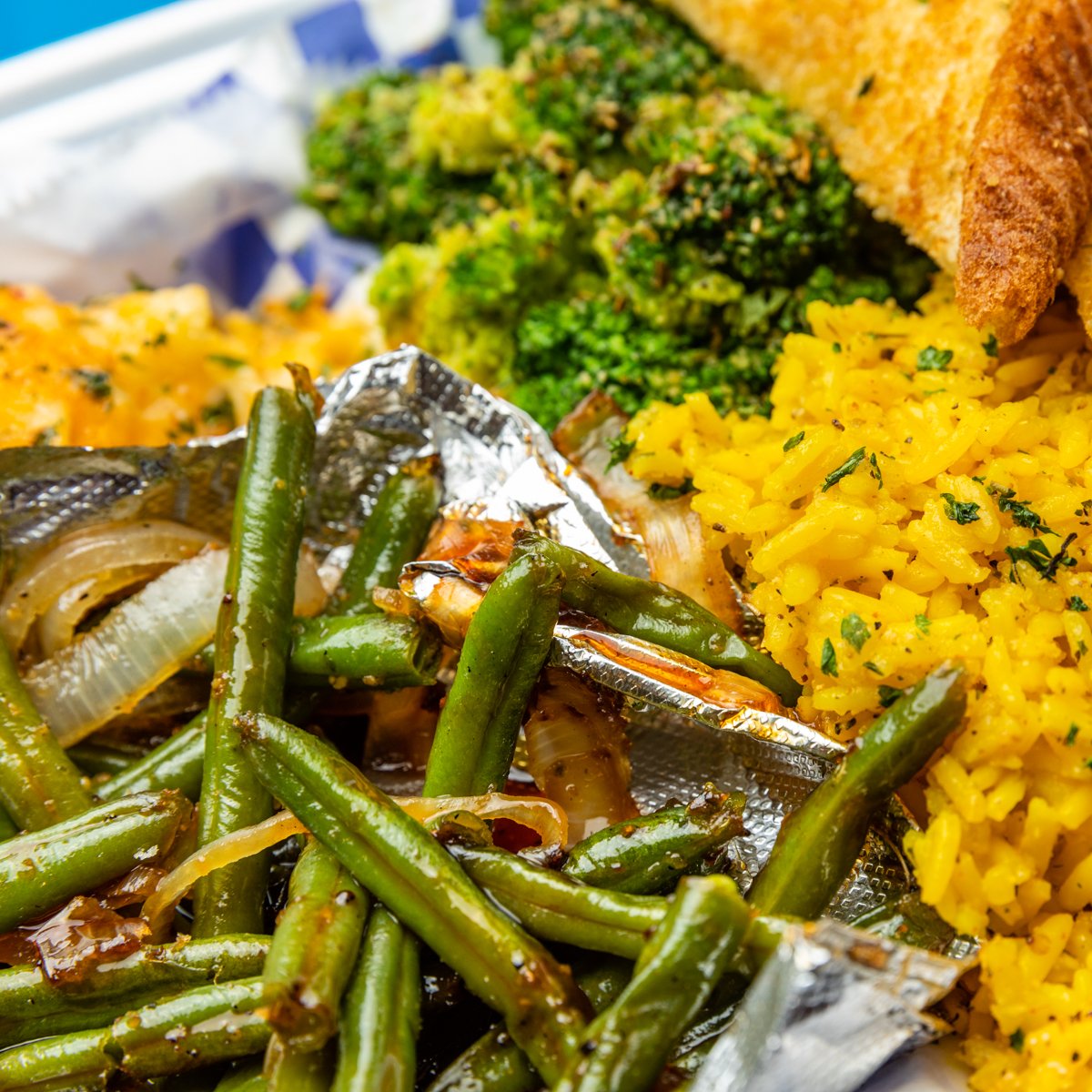 KelzKitchenATL's tweet photo. Many may say that breakfast is the most important meal of the day. However, we believe lunch and dinner are the tastiest. Especially when the meal is made by our talented team! Stop in this weekend for your lunch and dinner time Kelz Kitchen favorites. #Atlanta #downtown https://t.co/nBqHT0hyub