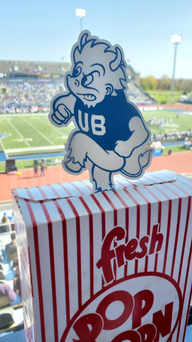 markpoloncarz's tweet photo. This is a sweet @UBFootball logo! In my humble alum opinion, it should be the permanent logo for @UBuffalo sports teams. #GoBulls! #GoUB!! https://t.co/CfboUm9Kys