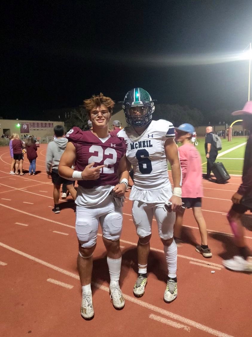 FlxAtx's tweet photo. ππ΄SENIOR MOMENT: 512 fam, past football #rockstarz #weeknine #txhsfb https://t.co/OrpqusjRuq