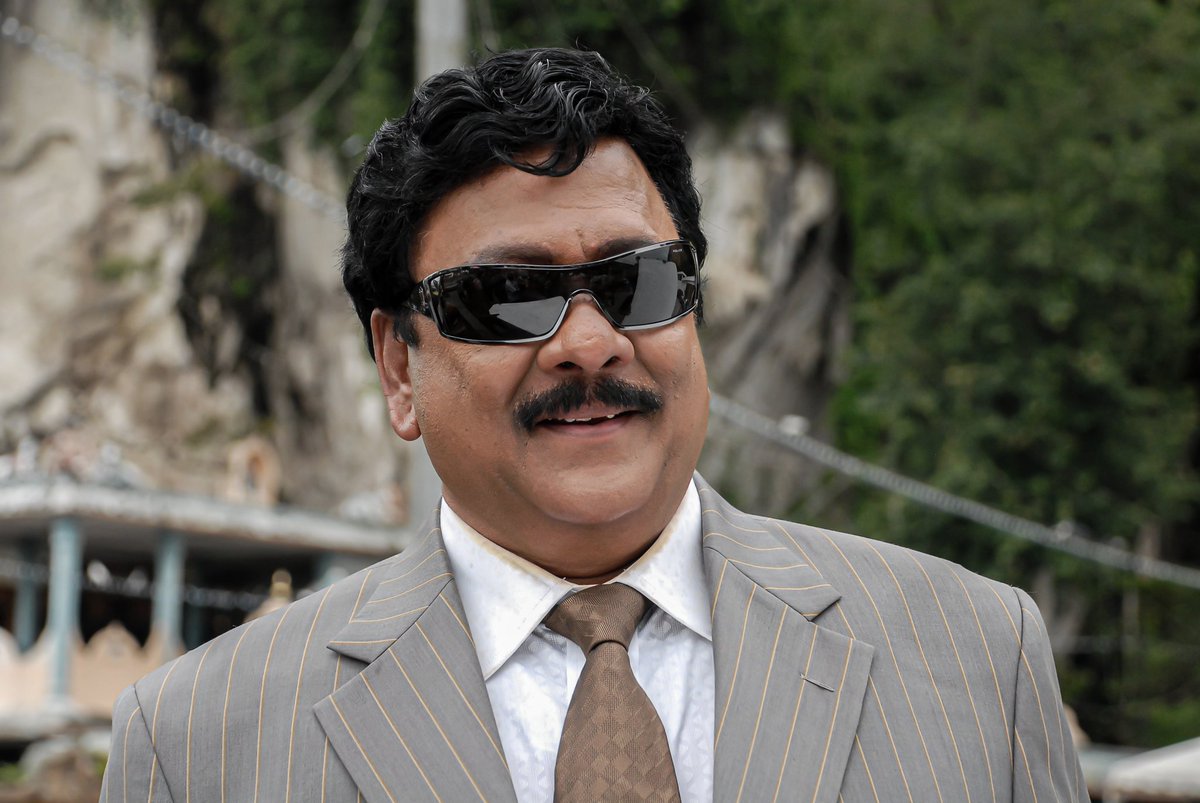 ShivaPrabha0323's tweet photo. ACP KRISHNA MURTHY 🙏❤️

#Billa4K Worldwide Re-Release Tomorrow 🎥

#Billa4KCelebrations 

#KrishnamRajuGaru #ForeverInOurHearts ♥️

#Prabhas @UVKrishnamRaju sir @UV_Creations @GopiKrishnaMvs @MeherRamesh @MsAnushkaShetty @ihansika #Namitha #ManiSharma https://t.co/7Lq8WMGC0X