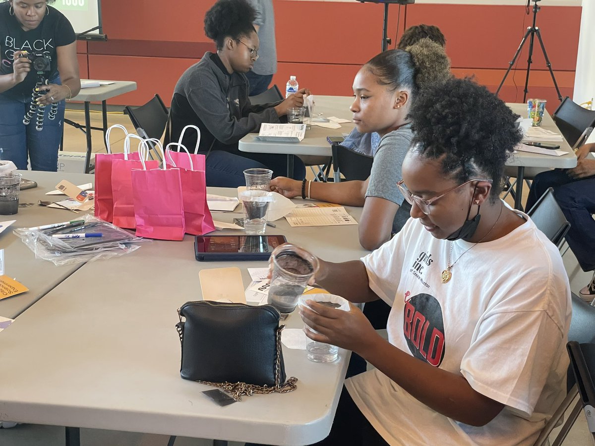 VolunteerBGCHOU's tweet photo. We’re working! #BGCHou #FutureTechBoss https://t.co/H1G81BmbY8