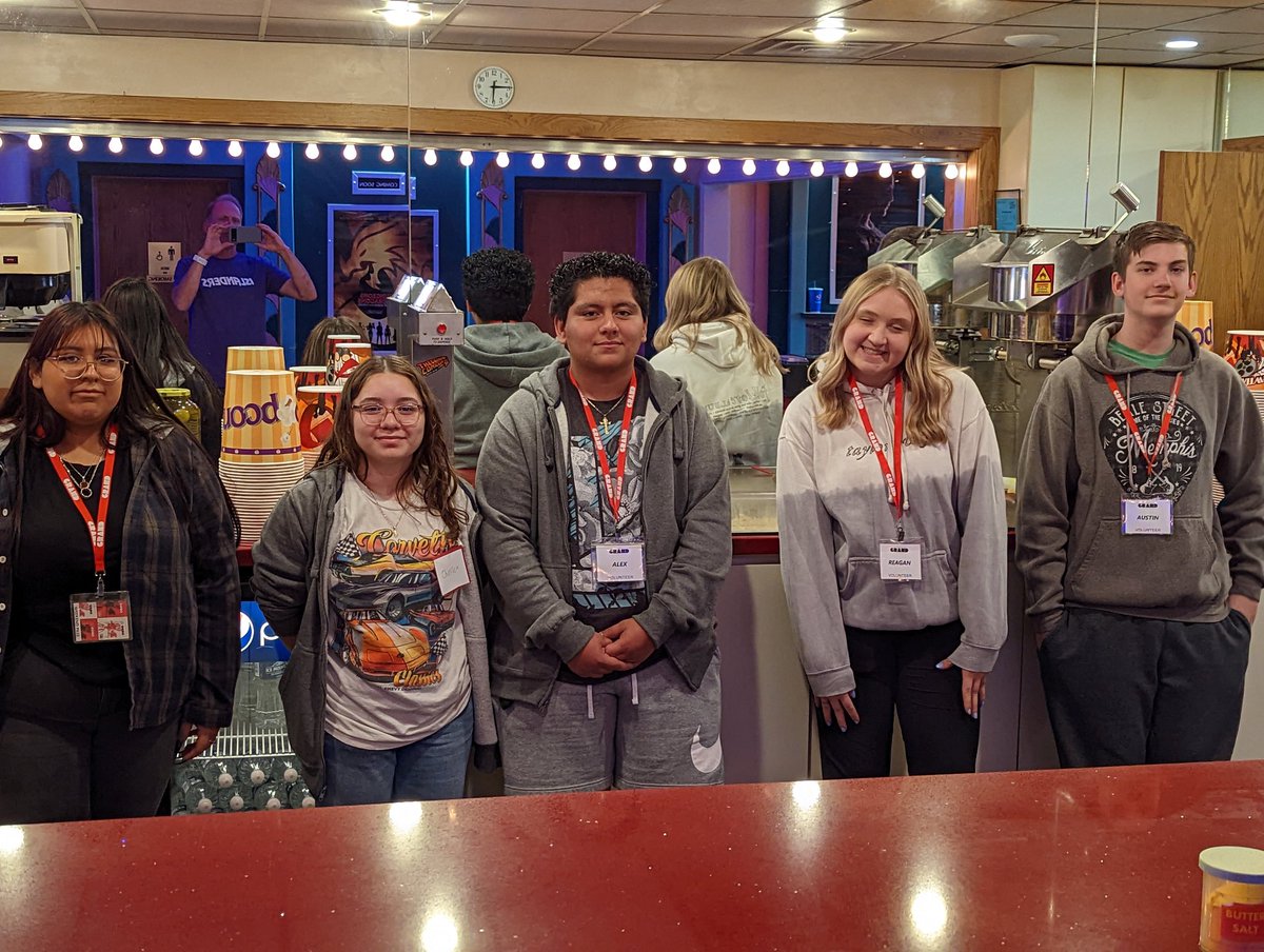 FBLA having some amazing volunteers this week to help lend a hand at the Grand Theater!🍿🎟 <a href="/GIPublicSchools/">GIPS</a> <a href="/FBLA_CPI/">Academies of Grand Island FBLA</a>
