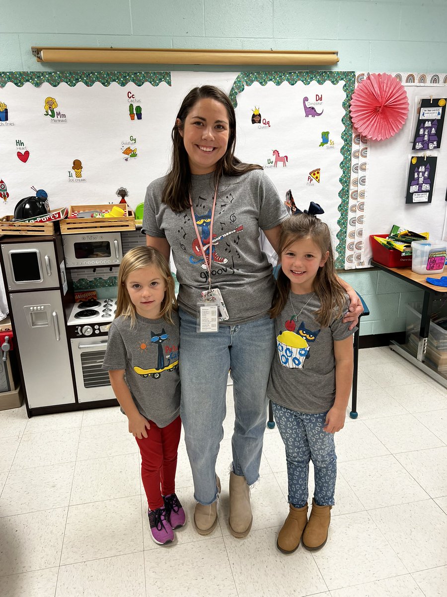 emcclungGES's tweet photo. Twinning for #rockyourschoolday @GES_lions @glndschools https://t.co/zQqkqAIeZg