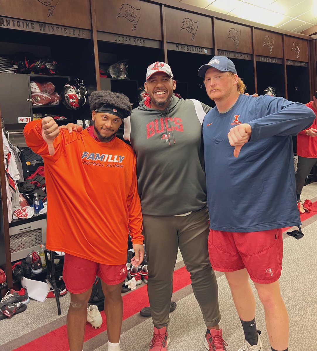 The 'B1G Defeated and Stomped Out' squad gained two new members last wknd. So we were back at it with another Fashion Show Friday; Illini - Style! This week, we're featuring <a href="/KoKieft/">Ko Kieft</a> &amp; <a href="/AntoineWJr11/">Antoine Winfield Jr.</a> - 2 Gophers who look amazing in the 🔸🔹. Till next week... #GoIllini
