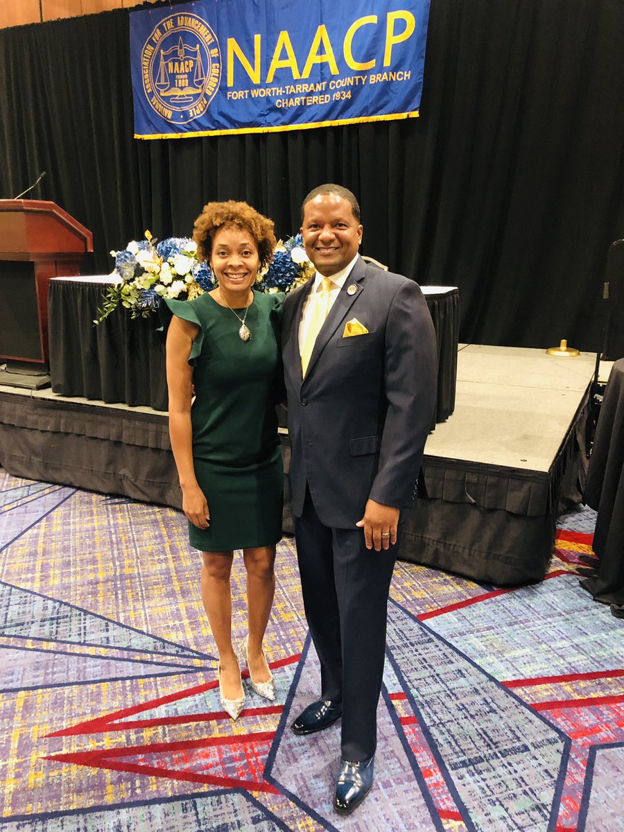 VinceSimsNBC5's tweet photo. @NAACPFWTC Dr. George D. Flemmings Freedom Fund Celebration was an awesome success Friday night.  Sec. of HUD Marcia Fudge was the keynote speaker and was powerful.  Honored to serve as emcee.  #NAACP #HUD #emcee #emceelife #MrEmcee 🎤 @NBCDFWCommunity @NBCDFW https://t.co/BGddDJmakO