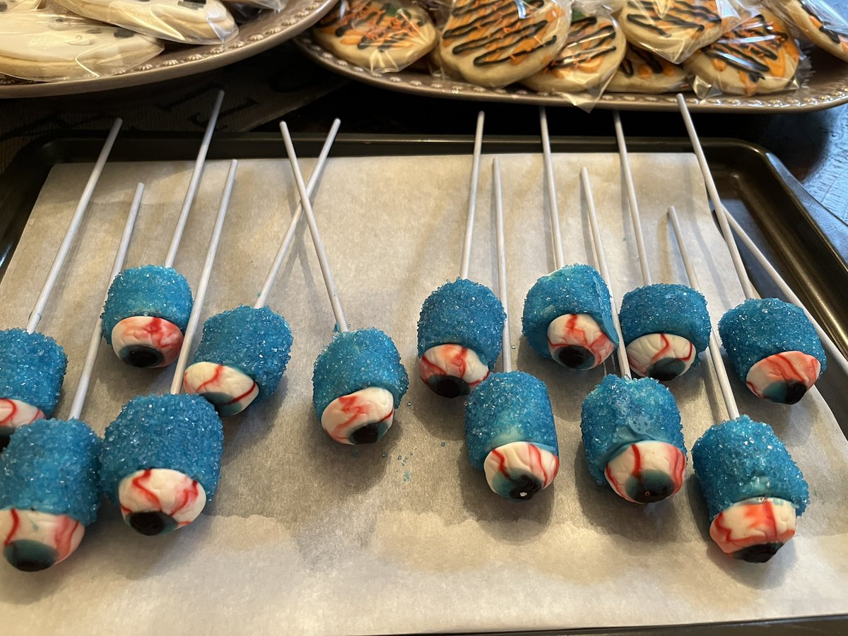 marinacohen's tweet photo. Made some Monster Mallows for the spooktacular book tour tomorrow! Instructions on my website! Hope to see you! #BookTour #haloweenfun #spookymg #mglit #mghorror https://t.co/XM0rwoxBYU