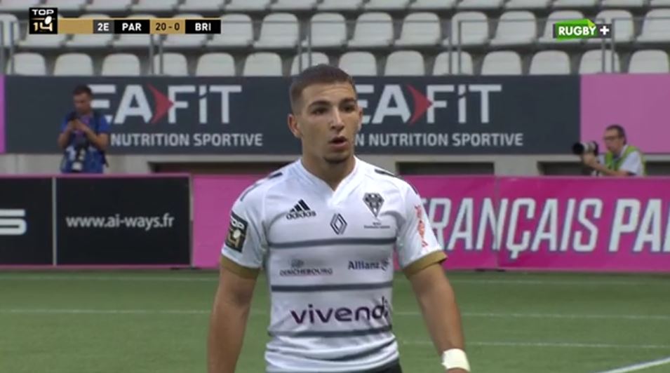 allezbriverugby's tweet photo. Parfois le statut de "fils de" est lourd à porter. Ce n'est qu'un match, en plus dans un contexte compliqué mais Léo Carbonneau a montré de belles choses et même un esprit de leader et de gagneur. Les chiens ne font pas des chats. Bravo Léo pour ta première 👏 #SFPCAB https://t.co/wBuRrQndgf