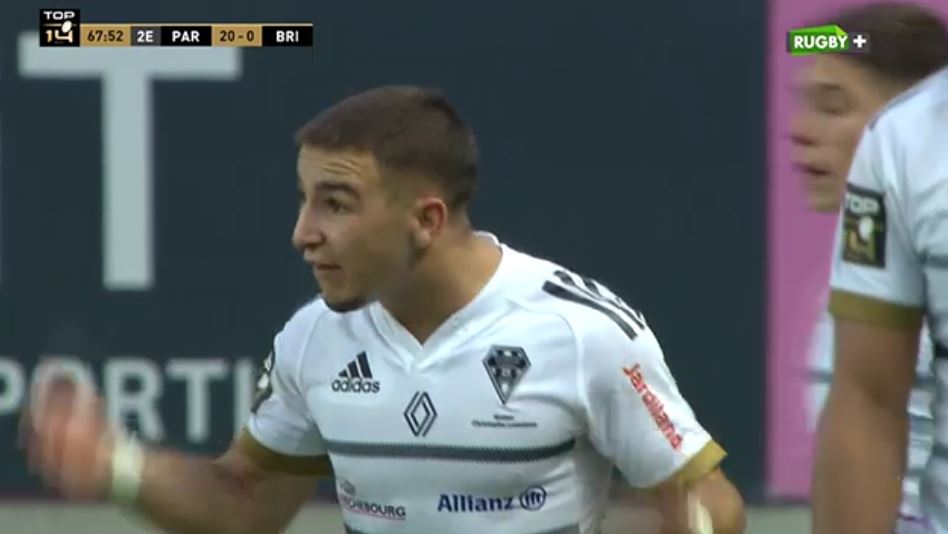 allezbriverugby's tweet photo. Parfois le statut de "fils de" est lourd à porter. Ce n'est qu'un match, en plus dans un contexte compliqué mais Léo Carbonneau a montré de belles choses et même un esprit de leader et de gagneur. Les chiens ne font pas des chats. Bravo Léo pour ta première 👏 #SFPCAB https://t.co/wBuRrQndgf