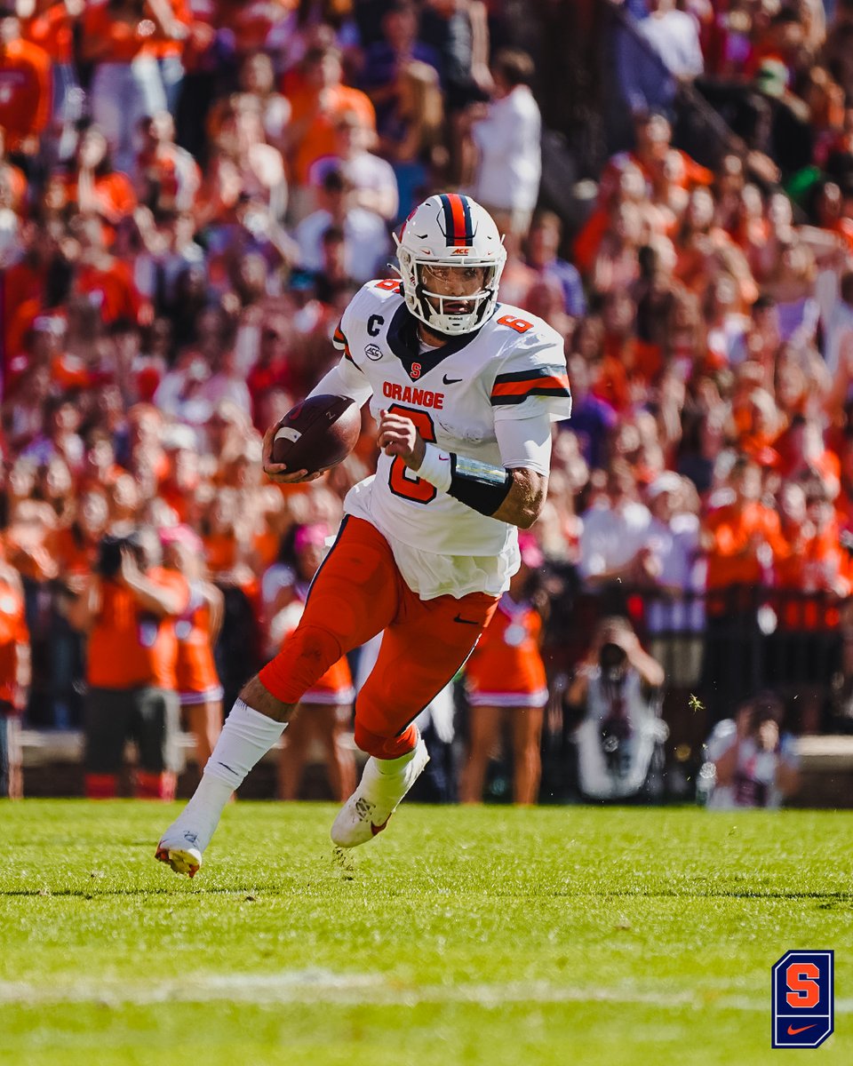 CuseFootball's tweet photo. 🚨 TOUCHDOWN 🚨

Shrader puts the Orange up two TDs! https://t.co/pvcZo3vTFG