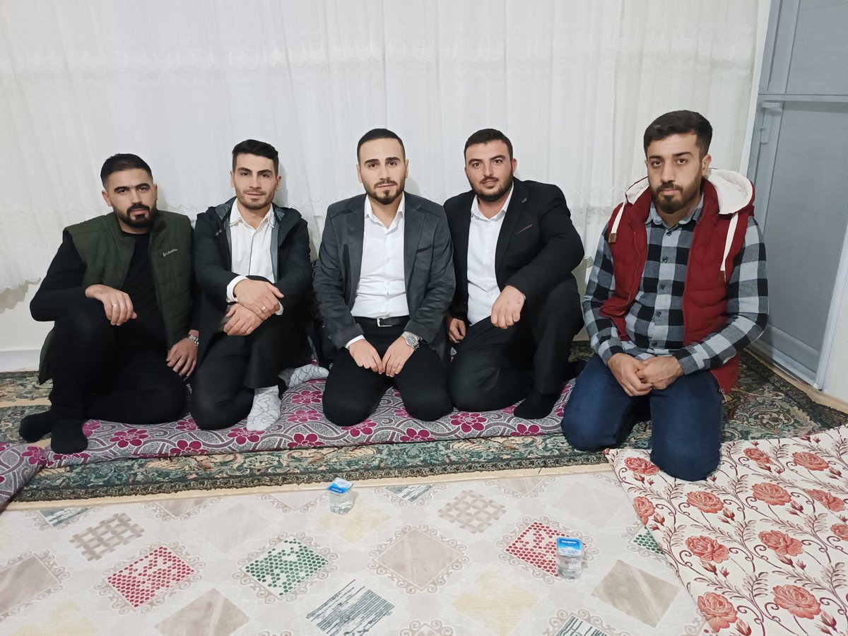 Abdulselaminal6's tweet photo. HÜR DAVA PARTİSİ #HÜDAPAR Mazıdağı Gençlik kolları olarak Enver DAŞÇI' nın Oğlu Süheyp DAŞÇI Kardeşimizin Kız isteme ve Nişan merasimine katıldık.
@HurEkip
@Hamdulah_ER
@HurDavaPartisi 
@HurGenclik47 https://t.co/Iy8JddN3Yd