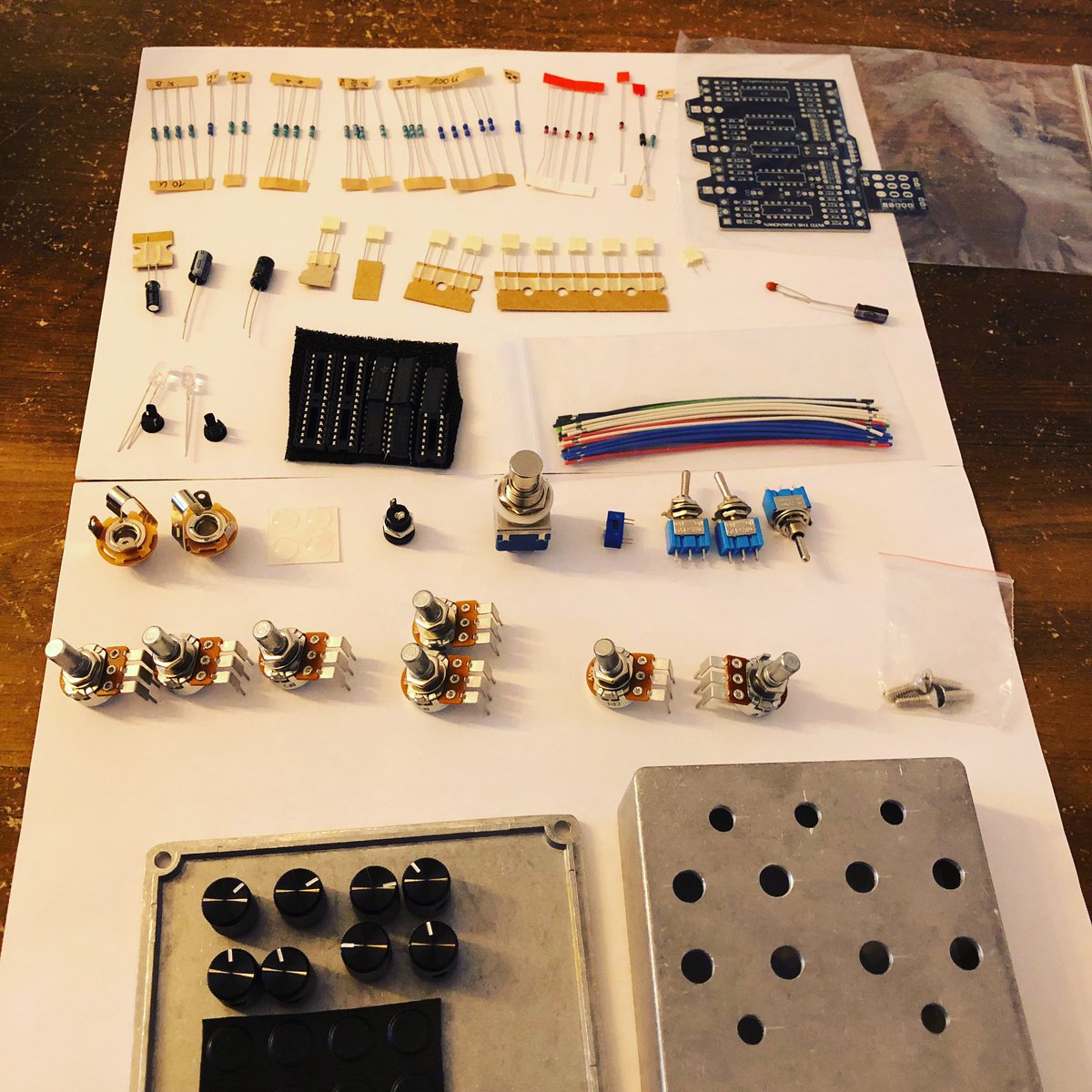 Papenroth's tweet photo. It‘s getting nerdy 🤓 I just started my DIY bass synth pedal project today. It's a CMOS based fuzz that can also do octave down and octave up, self oscillations, theremin sounds and modulation.
#diy #basspedal #electronics #bassplayer https://t.co/kqr9rDUboc