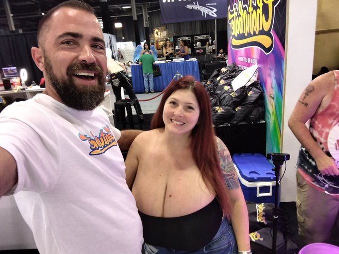 Watch hardworkertn's leaked NSFW photo on TwXstars