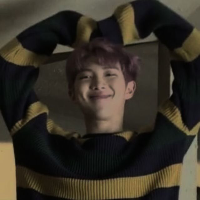 i4creambear's tweet photo. El próximo álbum de Namjoon va a ser el verdadero "toma linda, una curita en todas tus heridas, estarás bien". Se los juro. #KN3 #NAMJOON https://t.co/vLbtrGrbXa