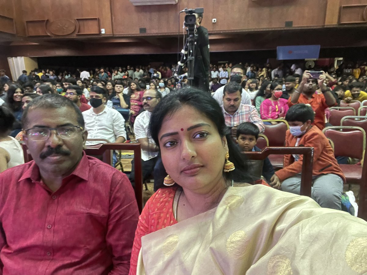 TamilvananDKV's tweet photo. இந்திய கலாச்சார விழாவான  தீபாவளி பண்டிகையை பிலிப்பைன்ஸ் நாட்டின்‌ தலைநகர் மணிலாவில் #பெர்பக்சுவல்தமிழ்மன்றம் சார்பில் கொண்டாடி வரும் தமிழக பாஜக வெளிநாடு மற்றும் அண்டை மாநில வளர்ச்சி பிரிவு தலைவர் @BJP_Gayathri_Rமாநில செயலாளர்முனைவர் குணசேகர் அவர்களுக்கு மனமார்ந்த நன்றிகள் 💐🙏 https://t.co/CSoODXVxTG
