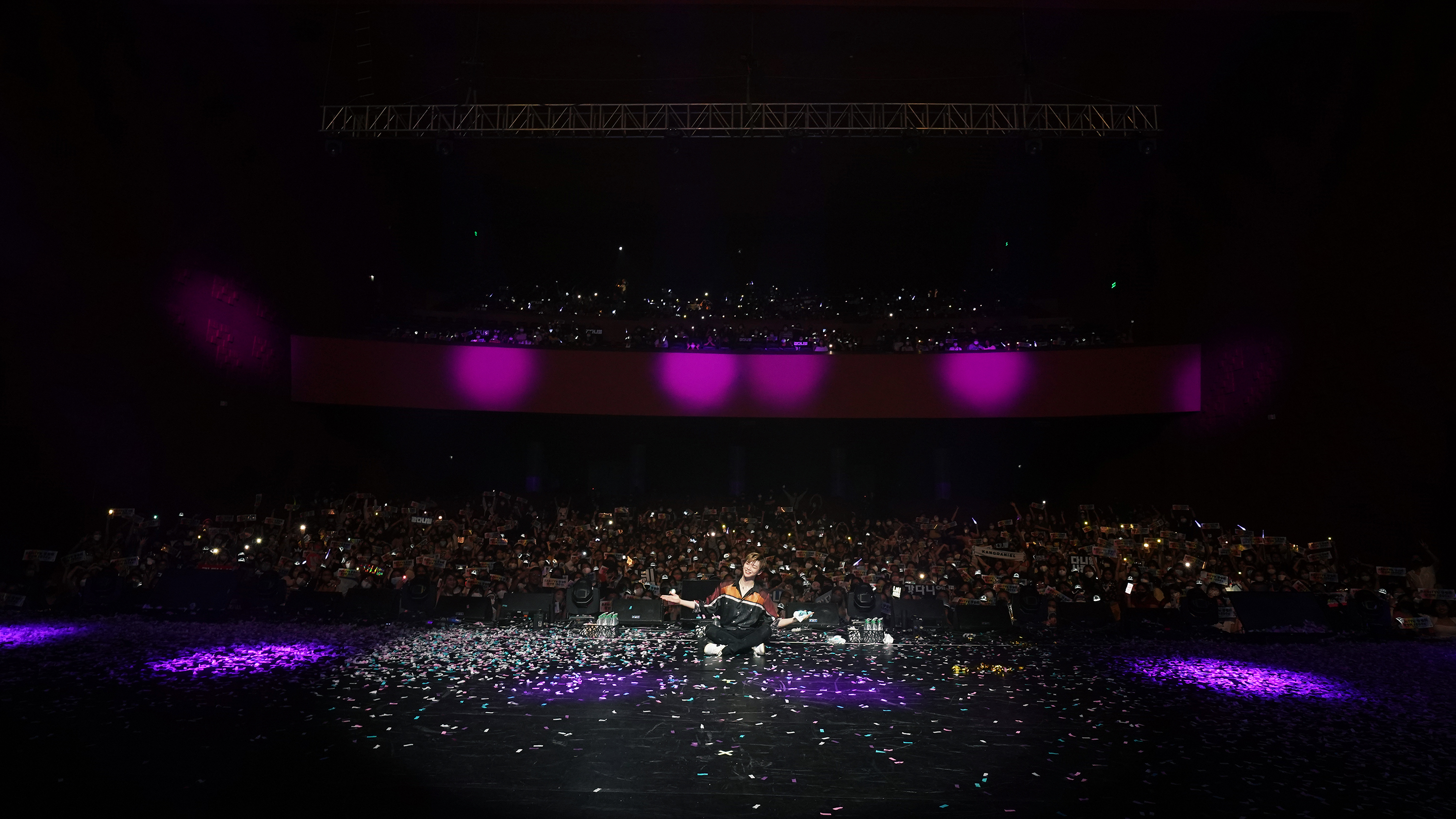 FfsMZNhakAACf6F?format=jpg&name=4096x4096