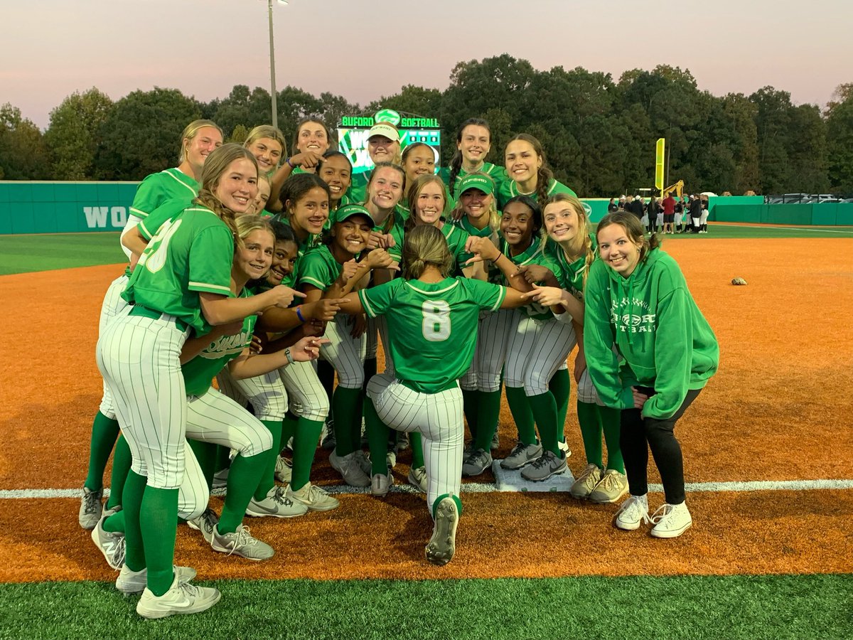 emmamanders02 tweet media