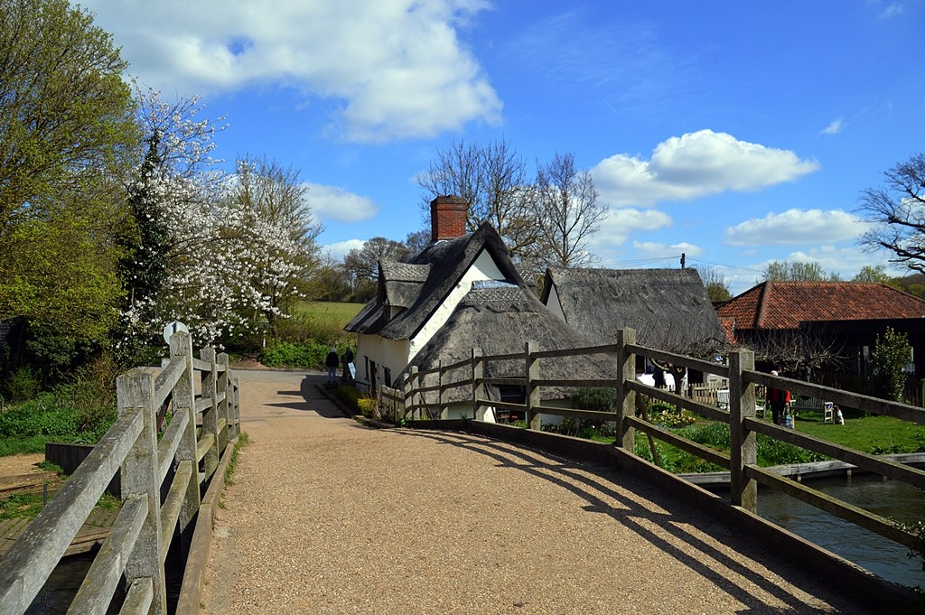 TheSuffolkMan's tweet photo. I live in South Suffolk and have been to #Flatford #Dedham & #StratfordStMary @JohnConstableRA #BridgeCottage https://t.co/AJndhRh2Aq