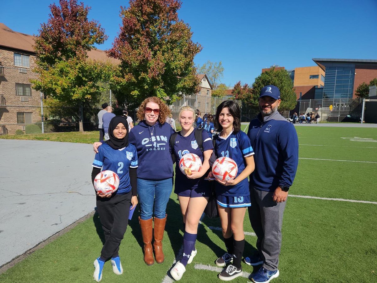 GaynorMcCownELS's tweet photo. Shout out to McCown's Seniors at their senior soccer game!  Thanks Coach Greco! See you all in the playoffs ⚽️⚽️⚽️🤩 @SuptCheng_CIOB @NYCOutwardBound @CSD31SI https://t.co/GmtT5IgHXd