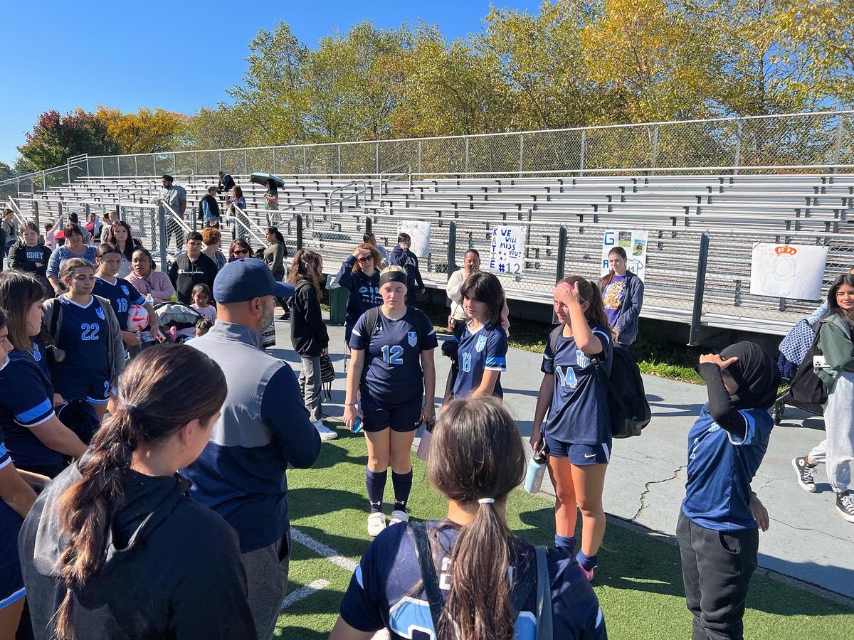 GaynorMcCownELS's tweet photo. Shout out to McCown's Seniors at their senior soccer game!  Thanks Coach Greco! See you all in the playoffs ⚽️⚽️⚽️🤩 @SuptCheng_CIOB @NYCOutwardBound @CSD31SI https://t.co/GmtT5IgHXd