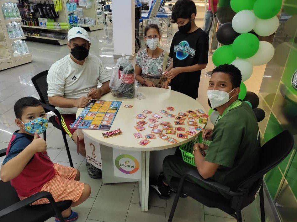LocatelVzla's tweet photo. En Locatel #Guarenas y #Guatire promovemos la pasión por el Mundial de fútbol Qatar 2022 💚⚽ https://t.co/uq8y8wENym