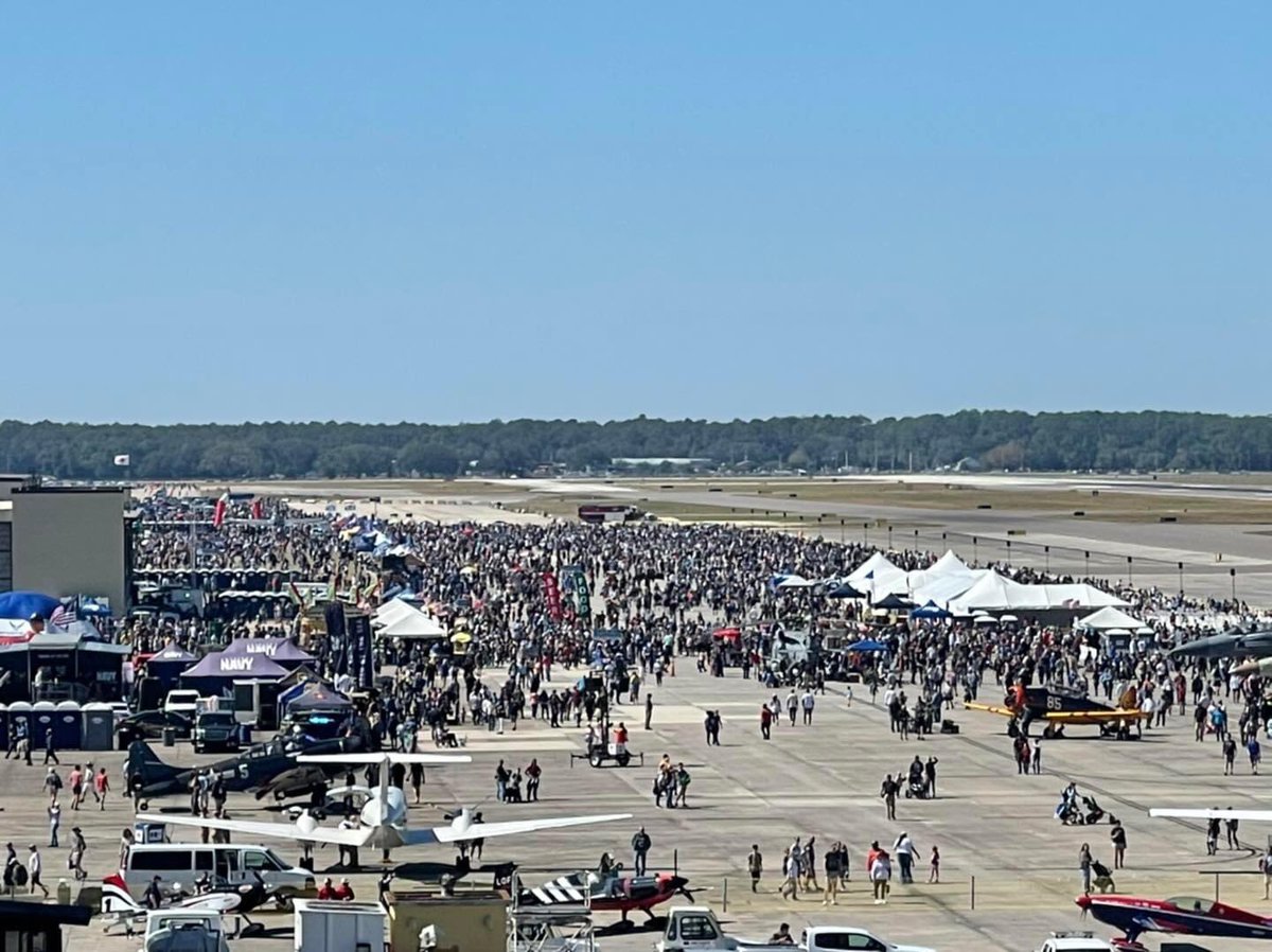 The @NASJax_ Air Show has announced that they have reached capacity for today. If you plan to come tomorrow, arrive early as several thousand vehicles are expected to be arriving at once through two gates aboard the installation. For more information: Nasjaxairshow.com