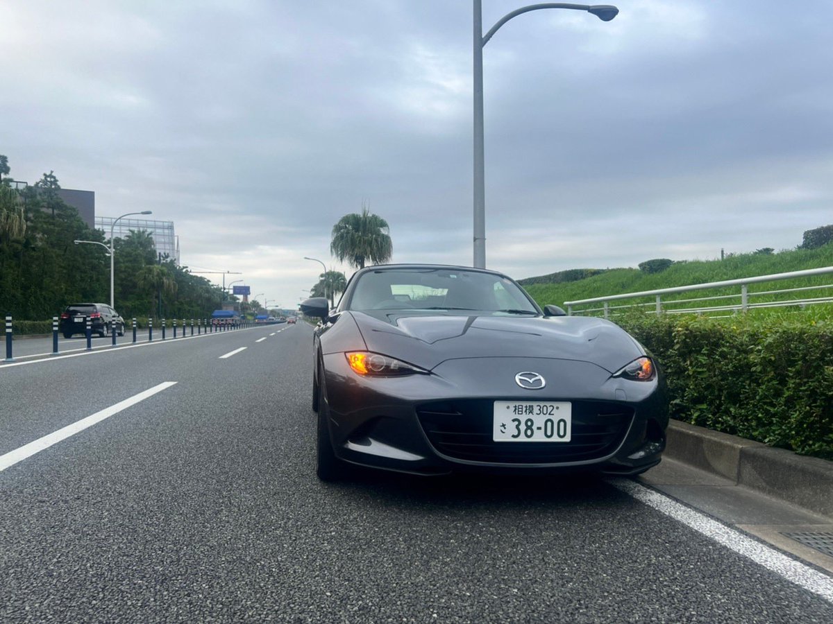 ziggy_nd5rc's tweet photo. イクスピアリに行ってきたので、
ディズニーランド横でパシャリ
#ndロードスター 
#ロードスター 
#MAZDA https://t.co/v7Z6nle3V0