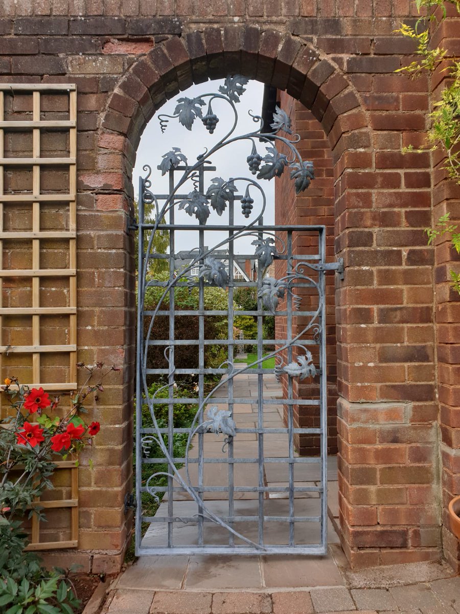 Amazing weekend, over a thousand new followers and the gate fitting went perfectly. #Gate #metalart #metalwork #ironart #blacksmith #wine #grapevine #art @metalsmithsuk #handmade #natureinart