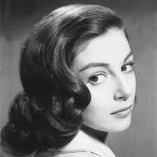 FilmsQuirky's tweet photo. #EnochArden (1914) #TheLittleMinister (1915)
#NightMustFall (1937) #Conquest (1937)
#Suspicion (1941) #MrsMiniver (1942)
#CrashDive (1943) #LassieComeHome (1943)
#Gaslight (1944) #Devotion (1946)
#GoneButNotForgotten
#MayWhitty (1865-1948)
#DamesOfFilm #FilmTwitter π½οΈπ¬ https://t.co/B5zUQfUq7q