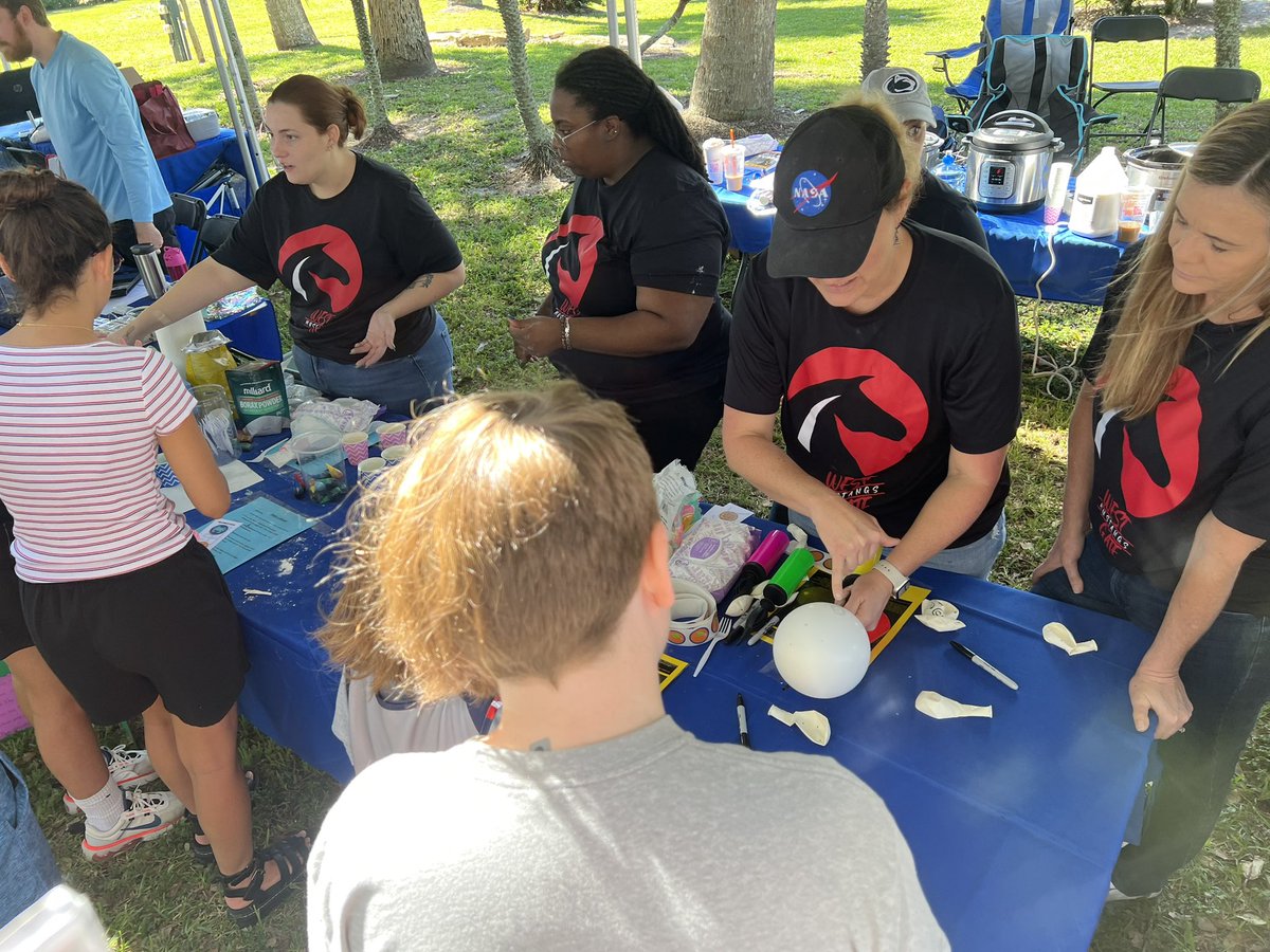 SLPS_Curriculum's tweet photo. It’s a great day for science at the Indian River Lagoon Science Festival! Several schools shared fun activities about science with all ages! #science #irlfestival #sciencerocks  @1SLPS #SLPSCurriculum https://t.co/qWrZrSiN2O