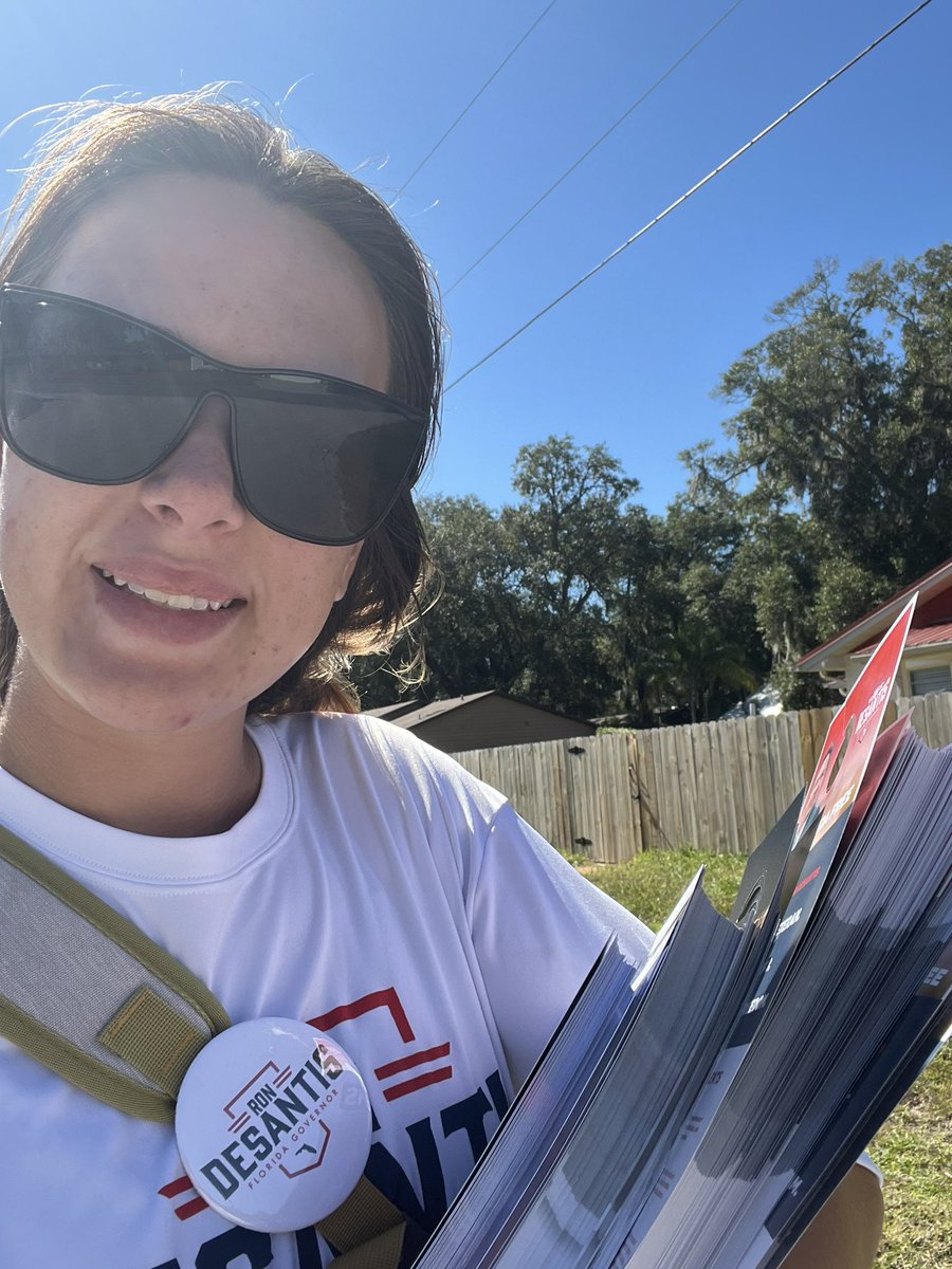 sailboat8471's tweet photo. What could possibly be better than supporting Republican candidates and 60 degree weather?! #RonDeSantis #MarcoRubio #JenniferCollins #Republicans #VoteRedToSaveAmerica #Duval #GOP https://t.co/CZIZ0HKd6Q