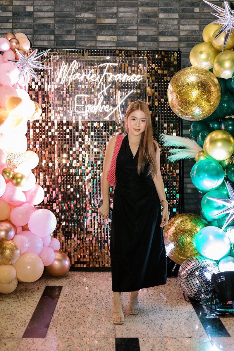 ardenfernan's tweet photo. Celebrating 40 years! Congratulations, @FacialCareCtrPh! ✨ Thank you for having us 🤍 @MarieFrancePh @SvensonPHL 
#FCC40Ever
#AreYouReadytoEvolve
#MarieFrancexEvolveX
#FightforEveryStrand https://t.co/lo5rHcTMOY