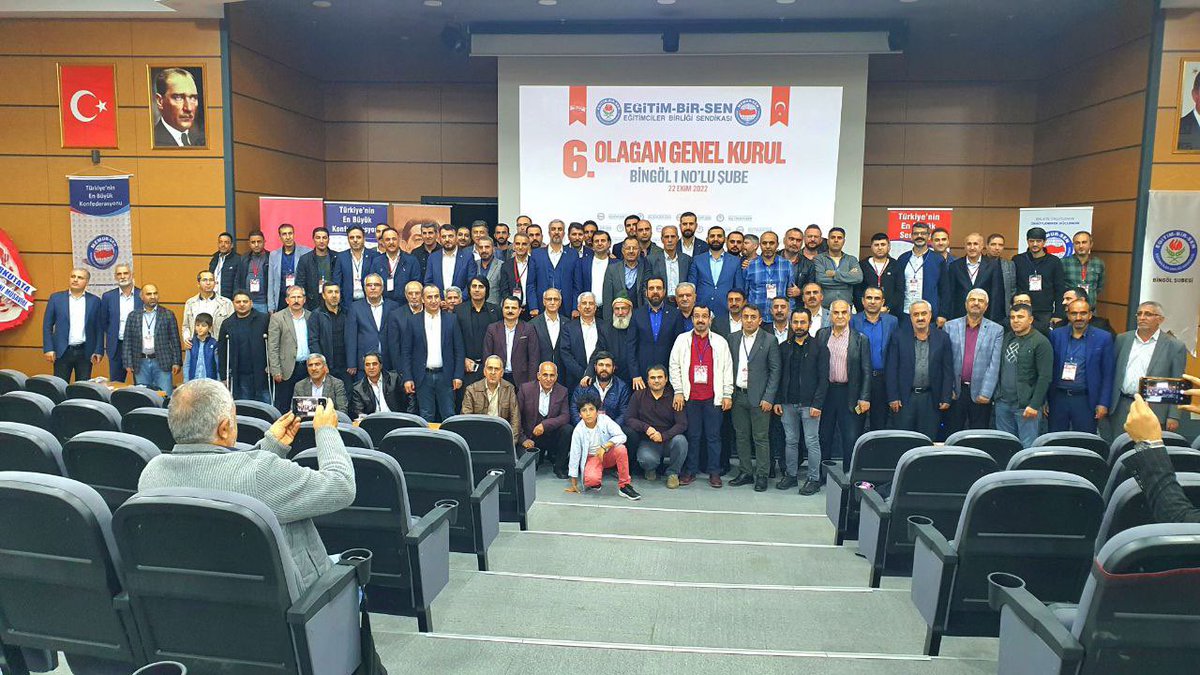 YunusKava's tweet photo. Bingöl Şubemizin 6. Olağan Genel Kuruluna katılarak bizleri onurlandıran 
Muş Başk. @mahir_bar, 
Elazığ başkanımız @ibrahimbahsi23
Bitlis başkanımız @cabirdurak 
Tunceli  başkanımız @bulent_kar 
Muş 2 Başkanımız @TuranGuler49 başkanlarıma teşekkür ediyorum.
İyiki varsınız. https://t.co/v73nAGzBQO