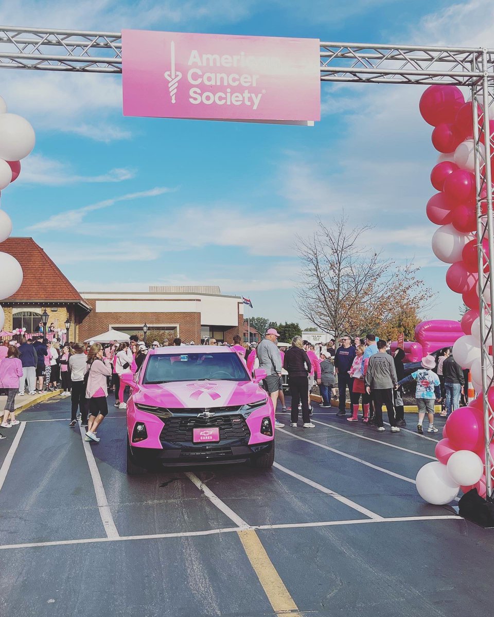 jdmstl's tweet photo. What a great morning in #STL celebrating breast cancer survivors at #MakingStridesSTL https://t.co/qGCZV5AtaW