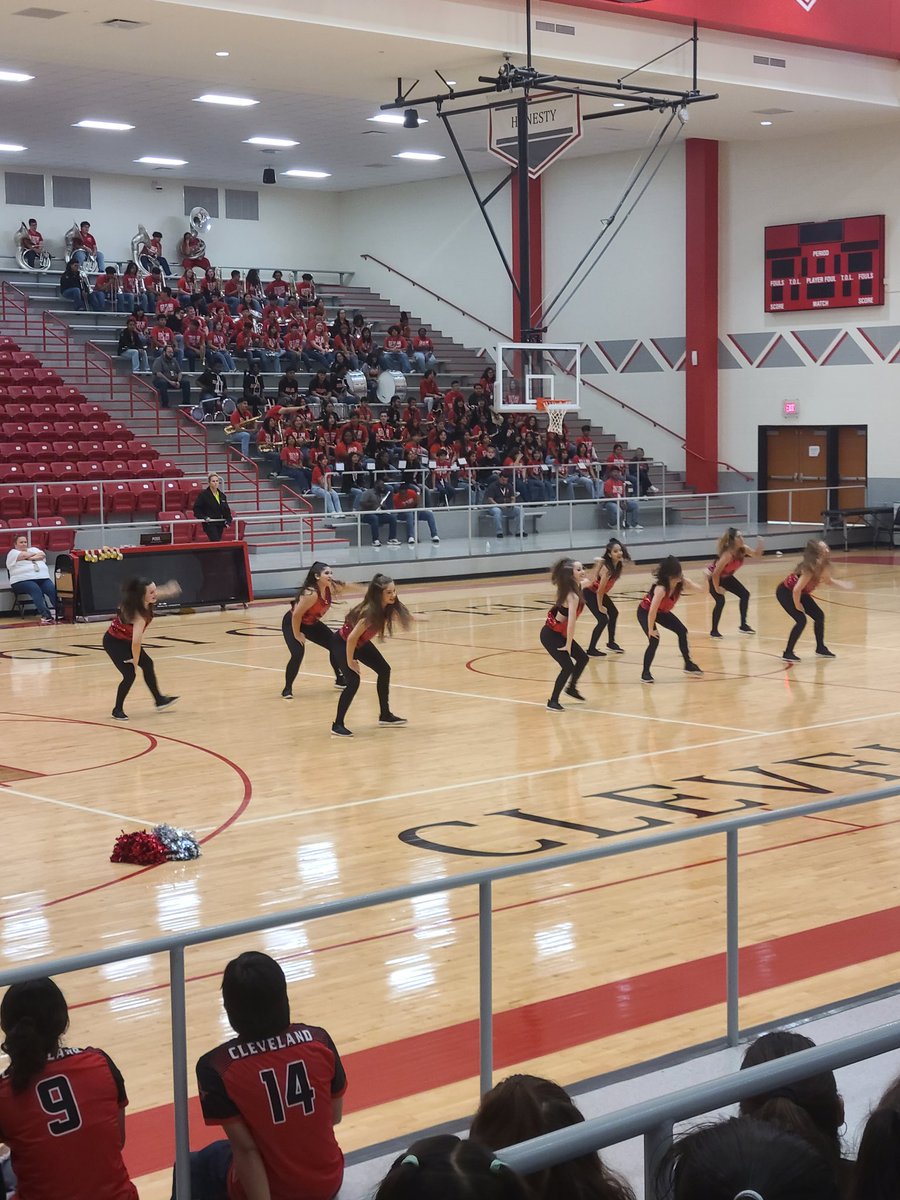 marygile2's tweet photo. Pine Burr 3rd grader scholars had a blast pumping it up at the Read to the Final Four Pep Rally! What a great Friday morning. 
#pineburrcisd
#theclevelandway https://t.co/UBXJaDp3uH