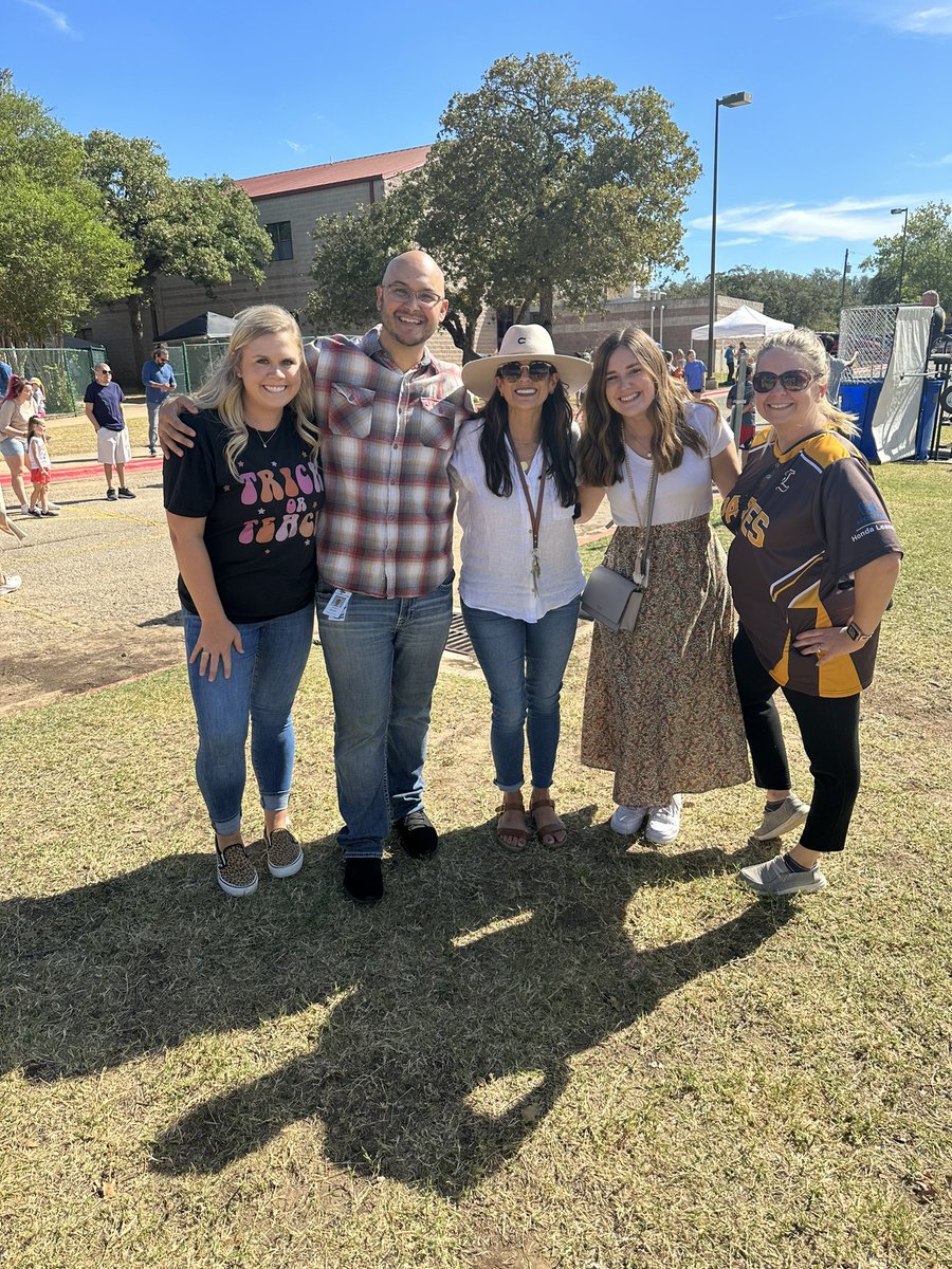 magdalenajistel's tweet image. Fall Fest 2022 @Cypress_Cheetah #LISD #CYPRoadTrip