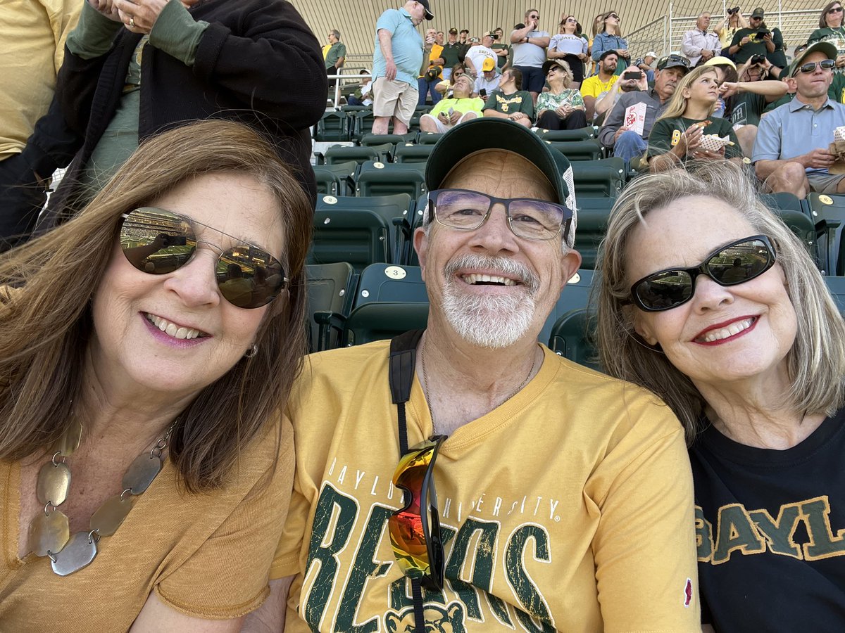 STH_WA's tweet photo. @SicEm365 Our first game since 1980!! #sicem https://t.co/sEoG2hi3F4