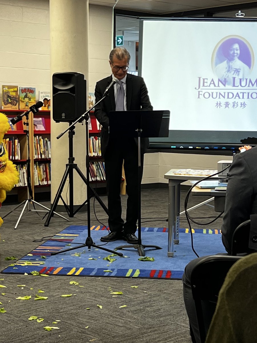 SooWong__'s tweet photo. ⁦@michaelchanyr⁩ attending &amp; speaking ⁦@JeanLumbFdn⁩ Award Ceremony &amp; celebrating 25th anniversary of this Fdn! Michael spoke of Jean’s kindness&amp; contributions to 🇨🇦 besides being a woman entrepreneur; leader in fighting against #racism &amp; protecting #Chinatown! https://t.co/o7fPhIWXum