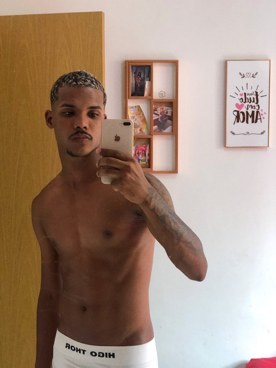 almeid4_jr's tweet photo. loirinho dnv https://t.co/sOqohNPjLy