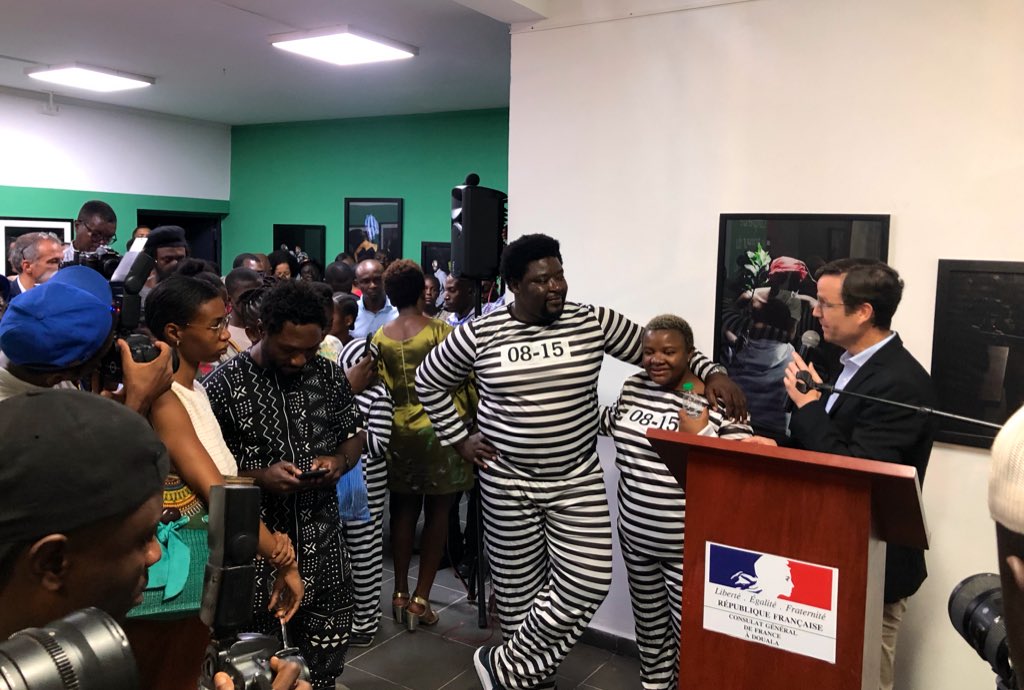 FRauCameroun's tweet photo. 📍 #Douala
📷 Vernissage, hier soir au site de Douala de l’@IFCameroun et dans le cadre du #FestivArt, de l’exposition « AU NON DE LA LIBERTÉ » : événement ponctué de performances du duo de photographes #Togetherness, Chantal Edie et Zacharie Ngnogue. https://t.co/8cHFgeIftp