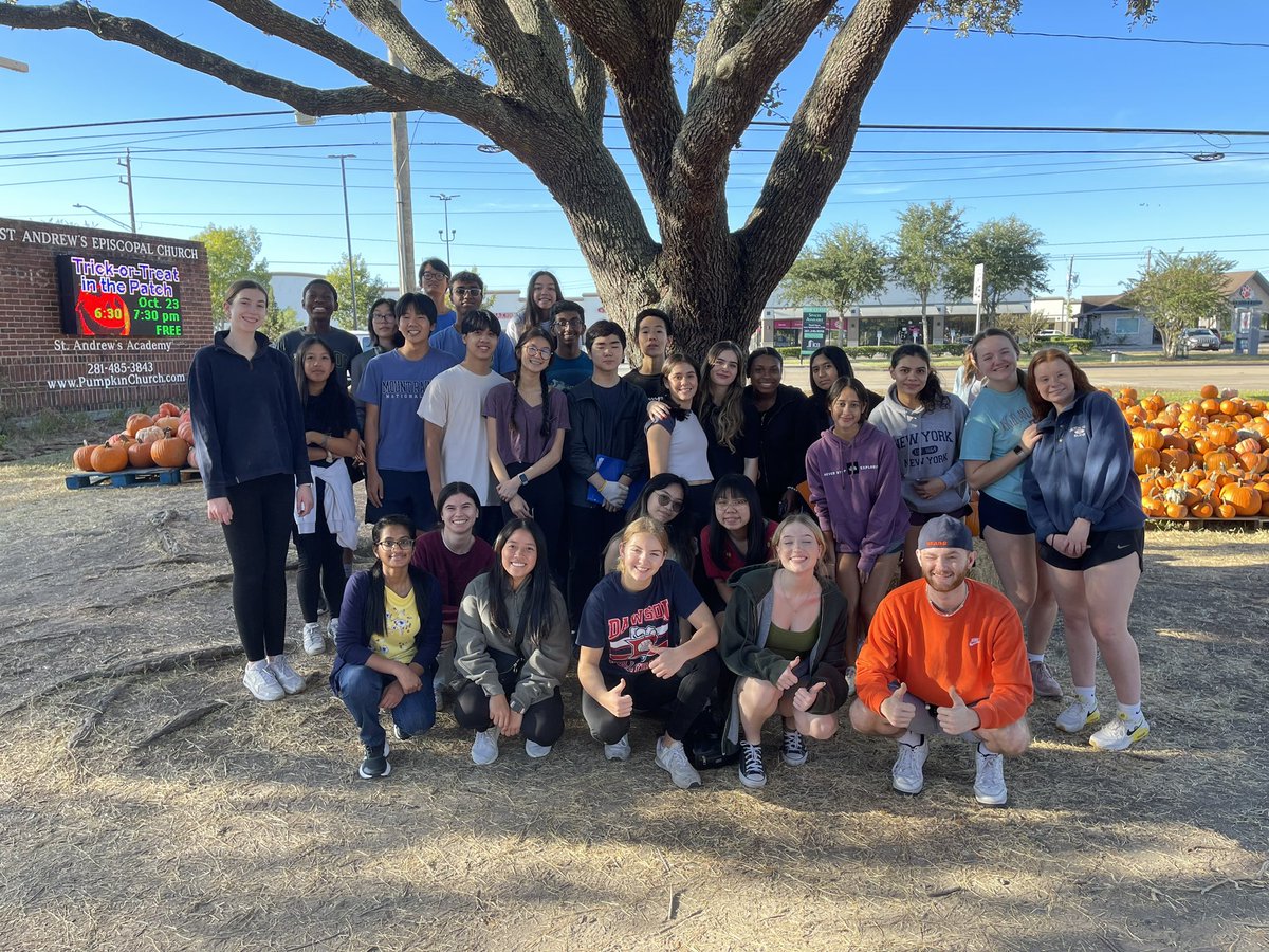 InteractDawson's tweet photo. Thank you to everyone who helped us unload pumpkins today! 🎃 We appreciate your help and can’t wait to do more events! :)) https://t.co/1ZIU6DLzgj