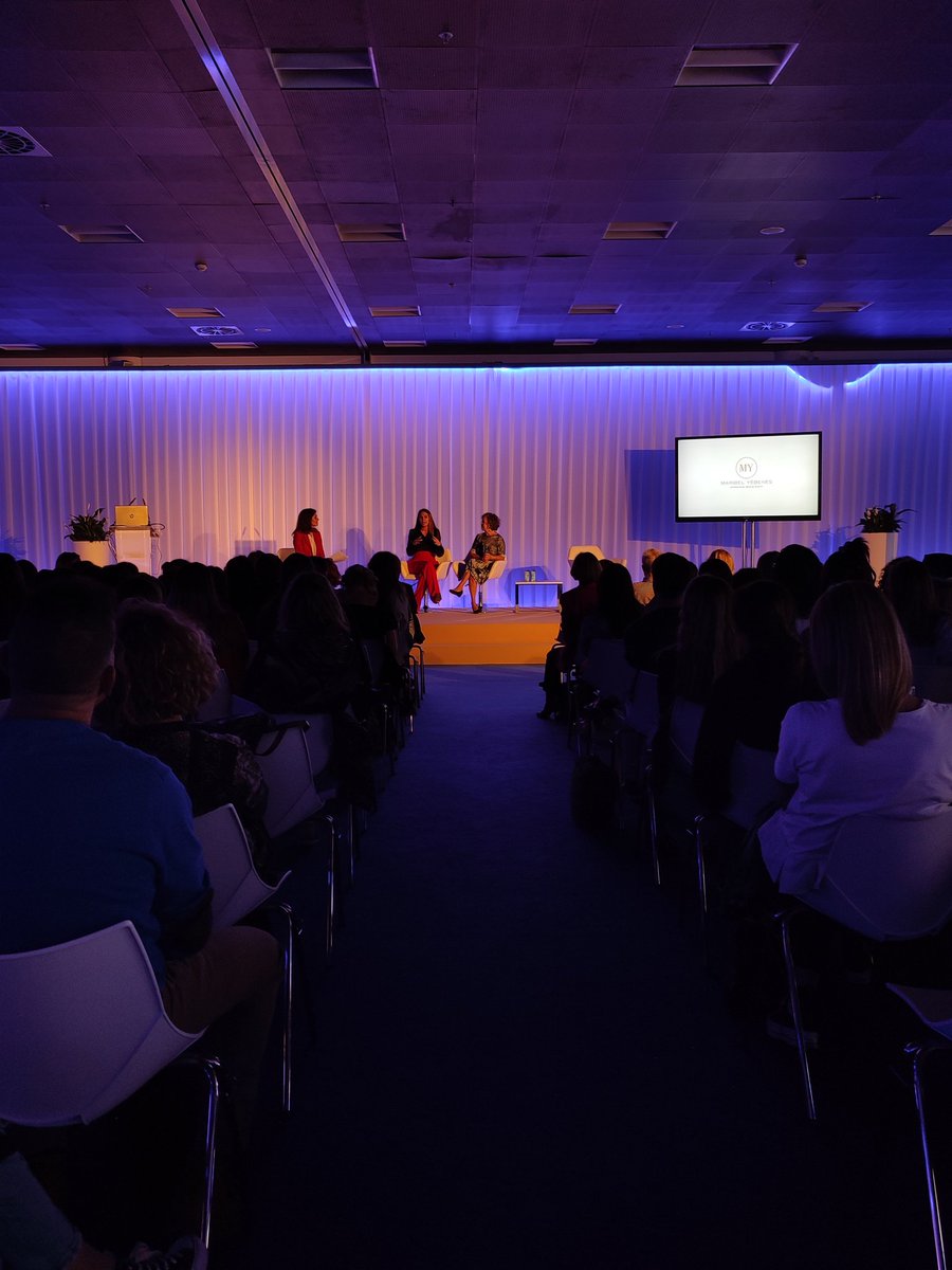 Nuestro resumen de la segunda jornada de #SalonLook22 ✨

1. Nos ha encantado oír charlar a dos grandes referentes de la #estética como son Estrella Pujol (<a href="/OxigenBellesa/">Oxigen Bellesa</a>) y Myriam Yébenes (<a href="/maribelyebenes/">Maribel Yébenes</a>) en el XIV Congreso de Estética.