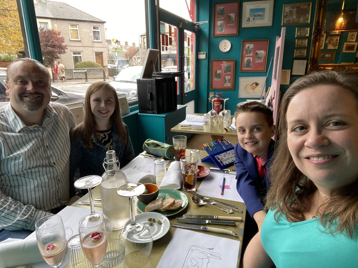 Another epic family meal <a href="/bullyscardiff/">Bully's art memorabilia and memories</a> today! It has been a very mixed week professionally and personally so focused family time and being able to support a long-standing local business feel like appropriate mindful activities #supportlocal