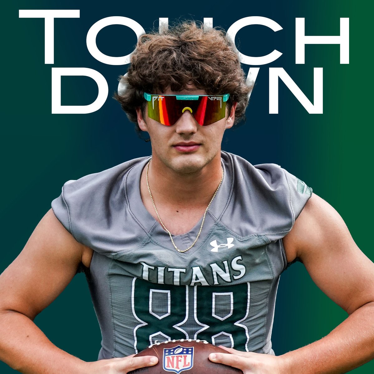 With only :13 on the clock for Q2 it's a senior day TD for Schuma! Titan lead is now 28-0 on the Saints