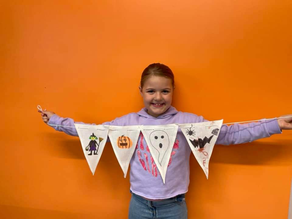 sarjeantm01's tweet photo. Millie having a great time @haven #Burmham making a #Halloween bunting in the owners arts and crafts session ๐ https://t.co/8FuPhnAWjN
