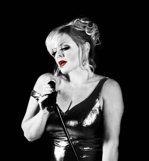 recklessinvegas's tweet photo. There are just two more opportunities to see one of Las Vegas' most talented singers in action this month.
Join Reckless In Vegas and October guest performer Kelly Vohnn next Thursday and Friday at 8:30 p.m. inside the @SAHARALasVegas Theatre. #LetsGetReckless https://t.co/QKdjHKMs5v